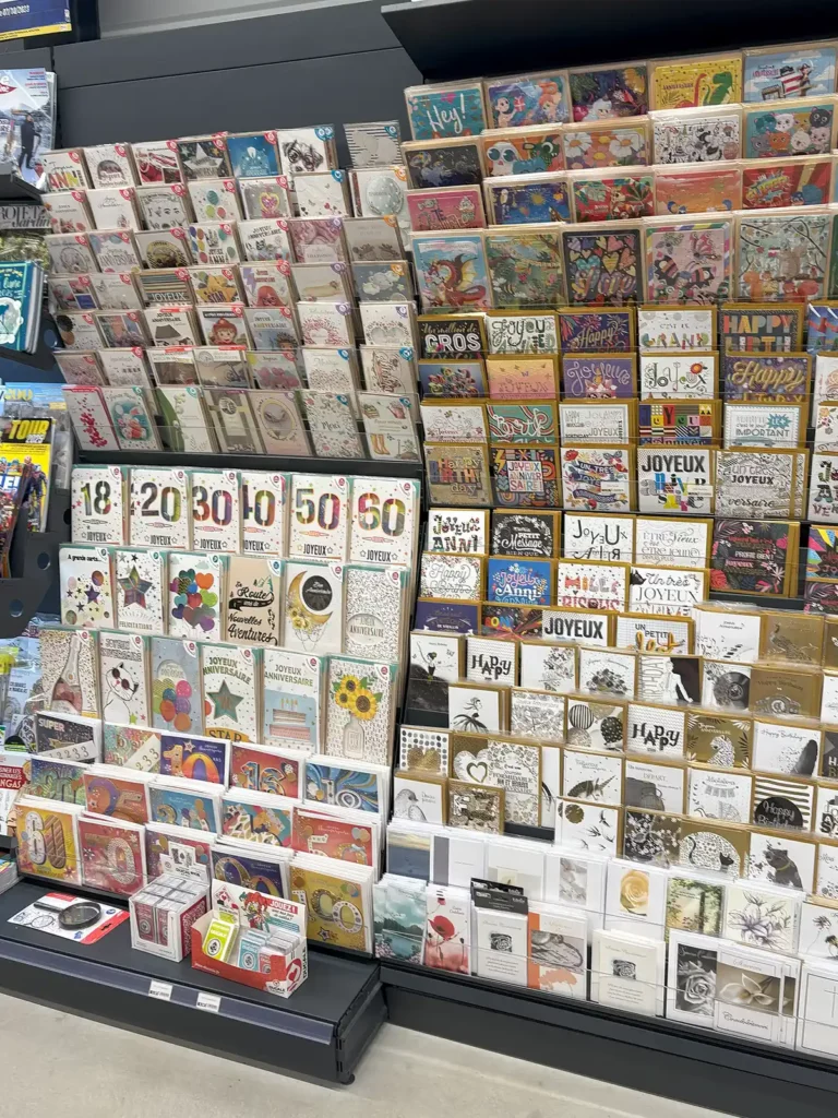 Presse et jeux au drugstore 48