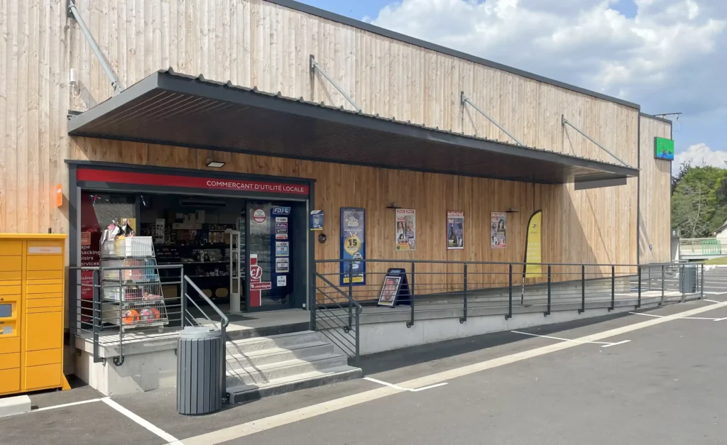 Devanture du Drugstore à Saint Chely d'Apcher